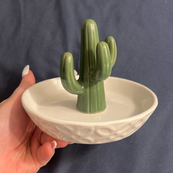 Urban Outfitters Other - Cactus ceramic ring / jewelry holder